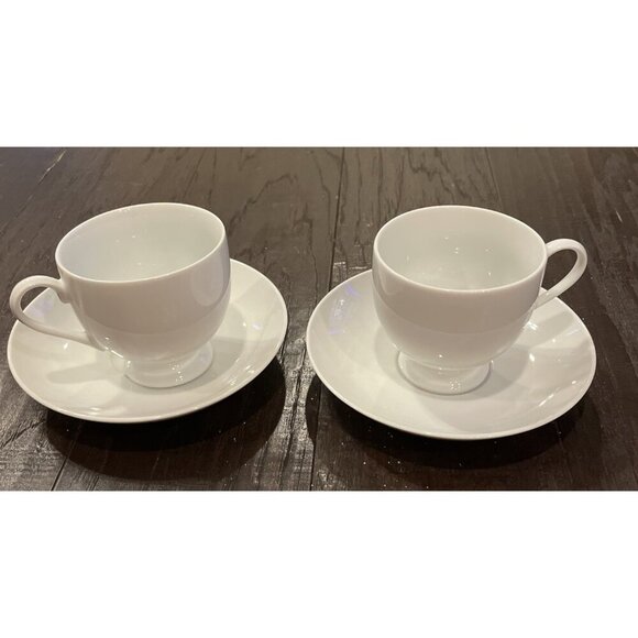 Mikasa Classic Flair White Embossed Calla Lilies‎ Set Of 2 Tea Cup Saucers Plate - Picture 1 of 4